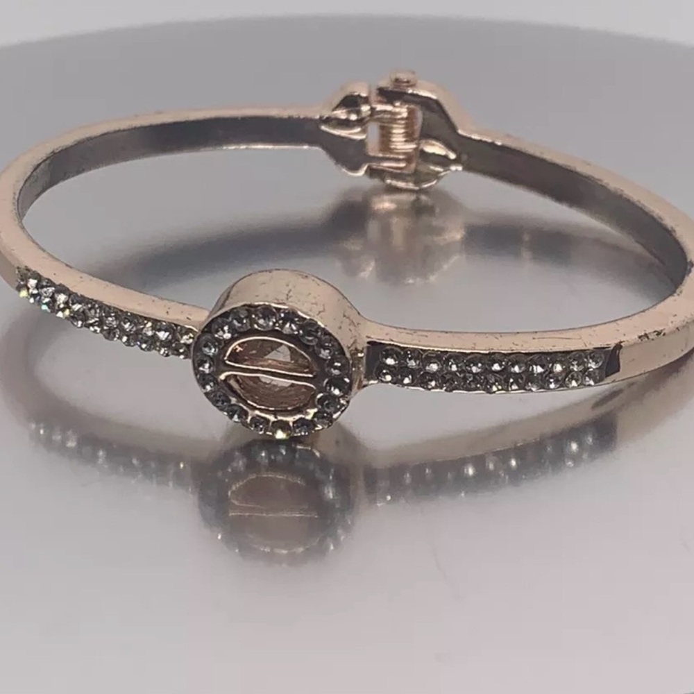 GUESS BANGLE BRACELET SPARKLY CRYSTALS 7" PURCHASED AT GUESS RODEO DRIVE LA